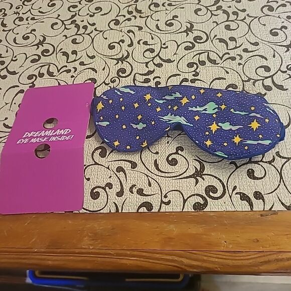 Lush Dreamland Eye Mask - Picture 1 of 4